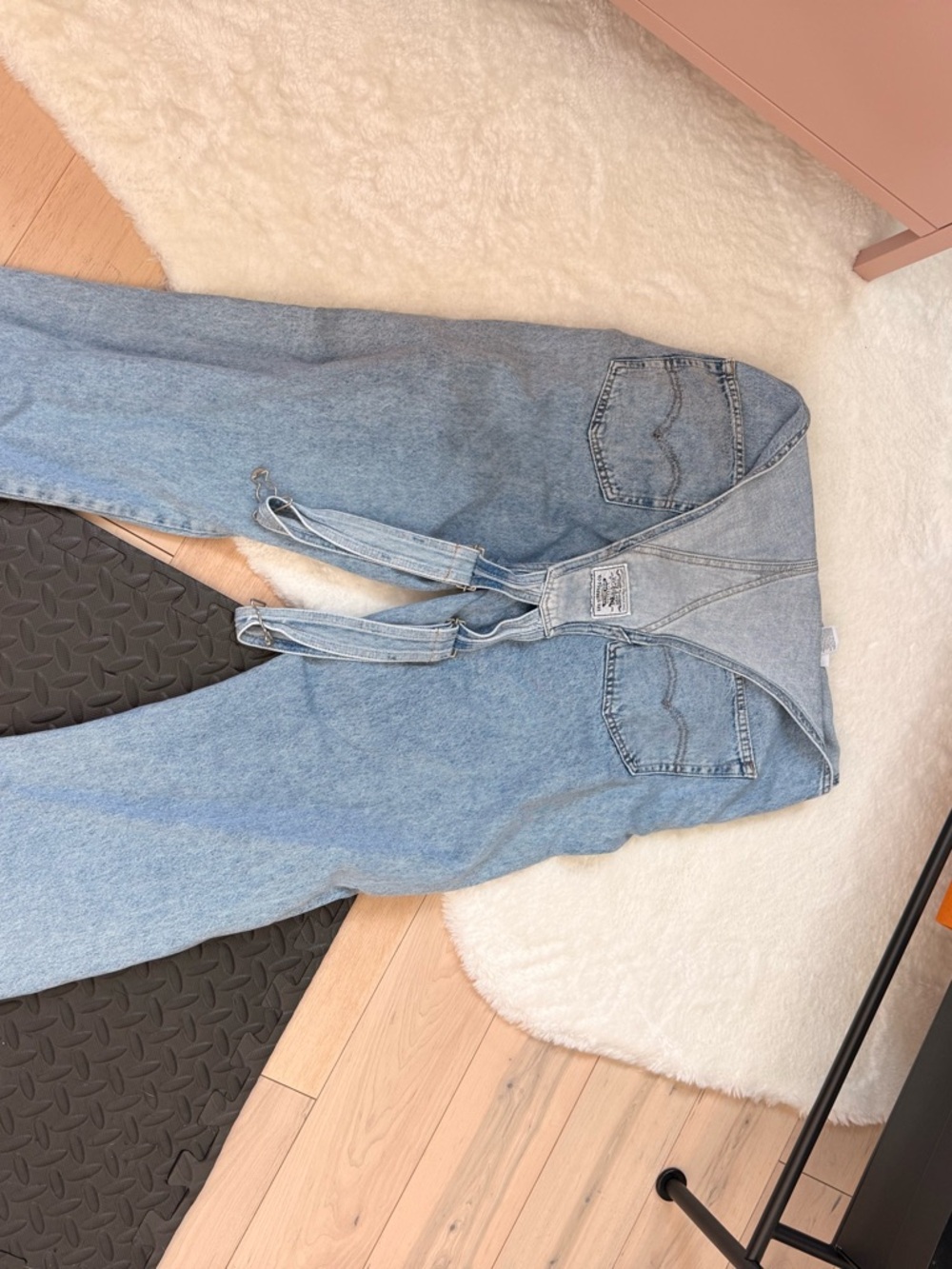 Levi's Light Blue Denim Jeans - Picture 3 of 3